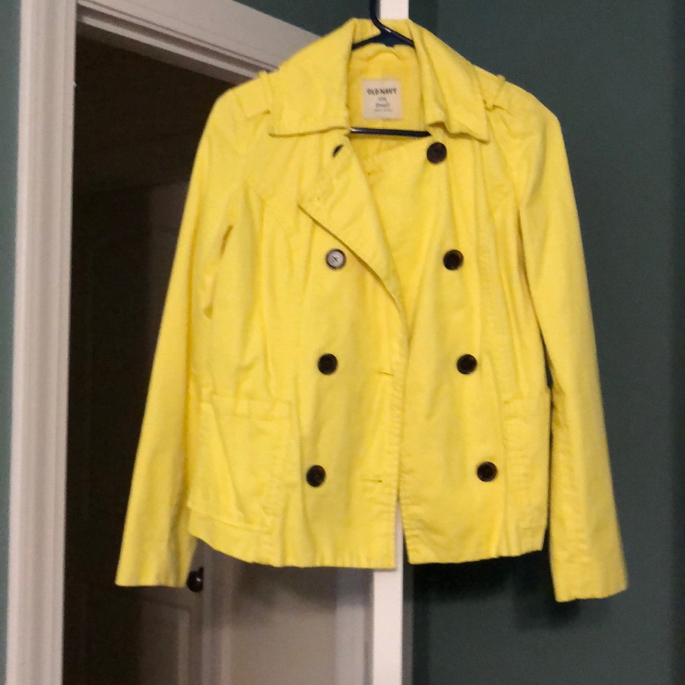 Yellow blazer